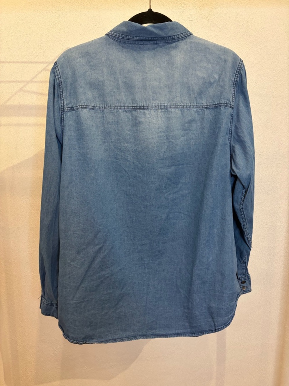 torrid faded blue denim shirt - Picture 2 of 5